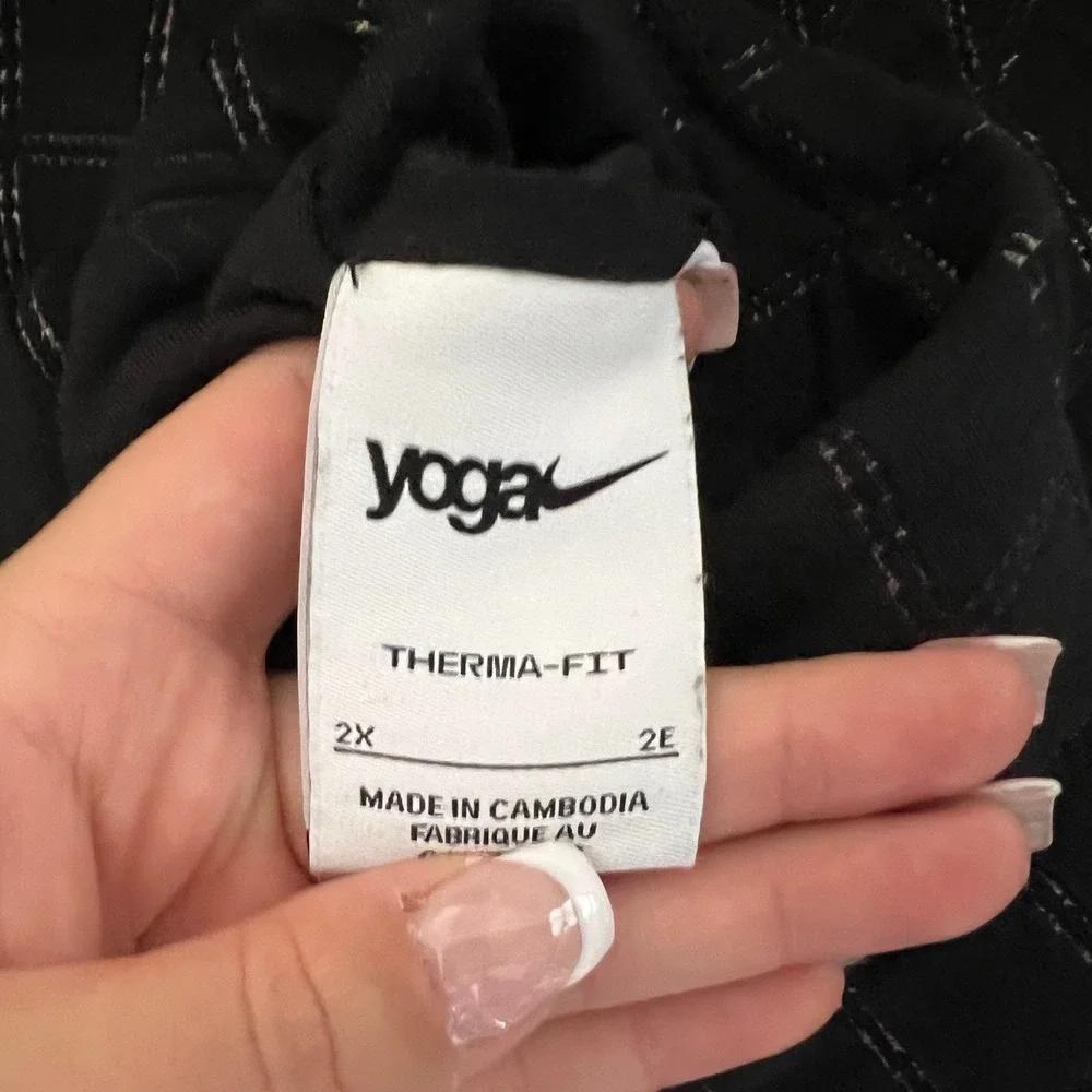 Nike Yoga Therma-FIT Quilted Wrap Jacket Black Silver Grid DM7015-010 Womens 2X